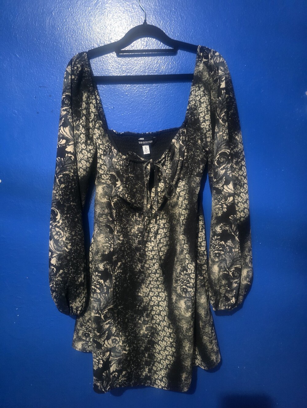 Urban Outfitters LONG sleeve Mini Dress Preowned Size Large
